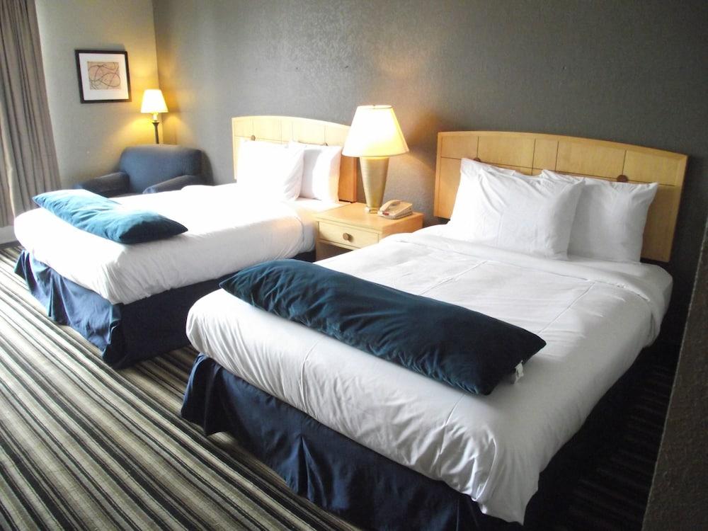 Travelodge By Wyndham Airport/graceland Hotel 2*