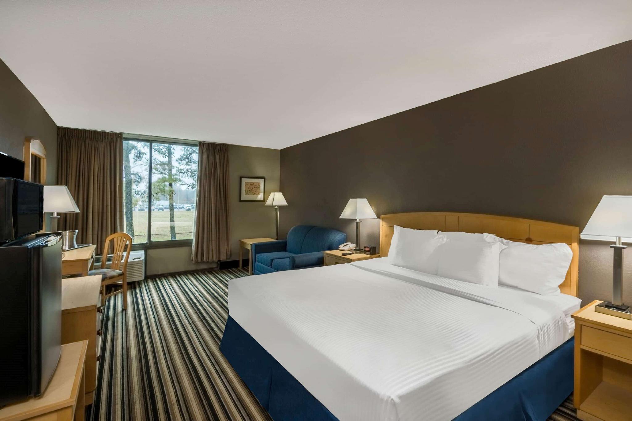 Travelodge By Wyndham Airport/graceland 2*